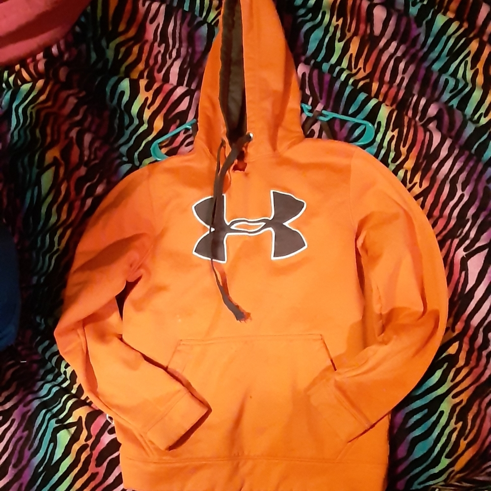 Under armour sweatshirt